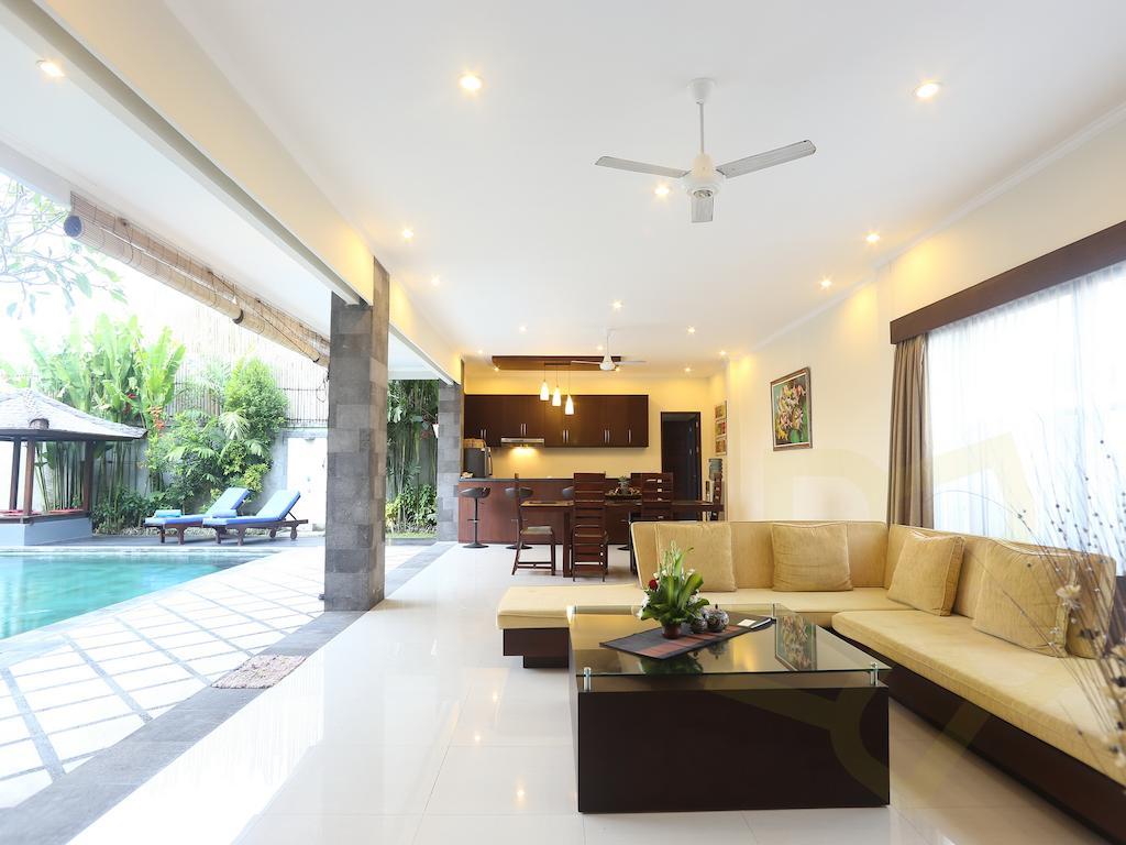 Villa Fanisa Kuta  Room photo